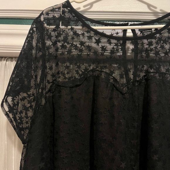 Star Mesh Blouse - Picture 2 of 5